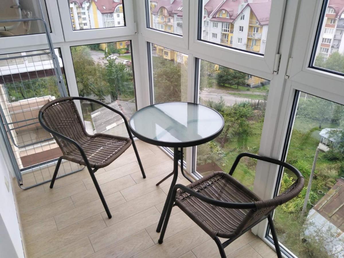 - Dzhordzha Vashynhtona Apartment *