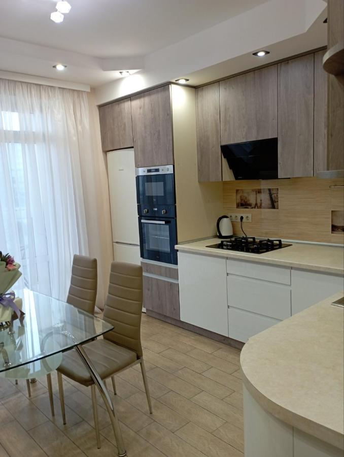Apartment - Dzhordzha Vashynhtona *