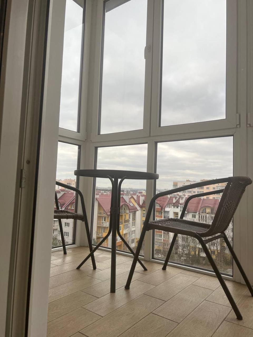 - Dzhordzha Vashynhtona Apartment