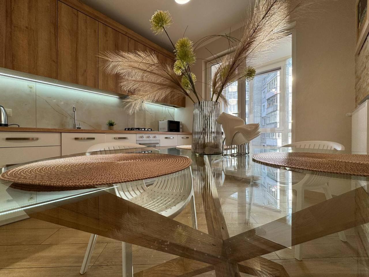 - Dzhordzha Vashynhtona Apartment