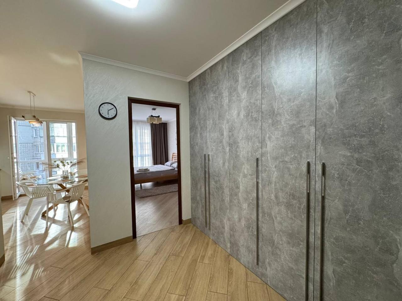 Apartment - Dzhordzha Vashynhtona
