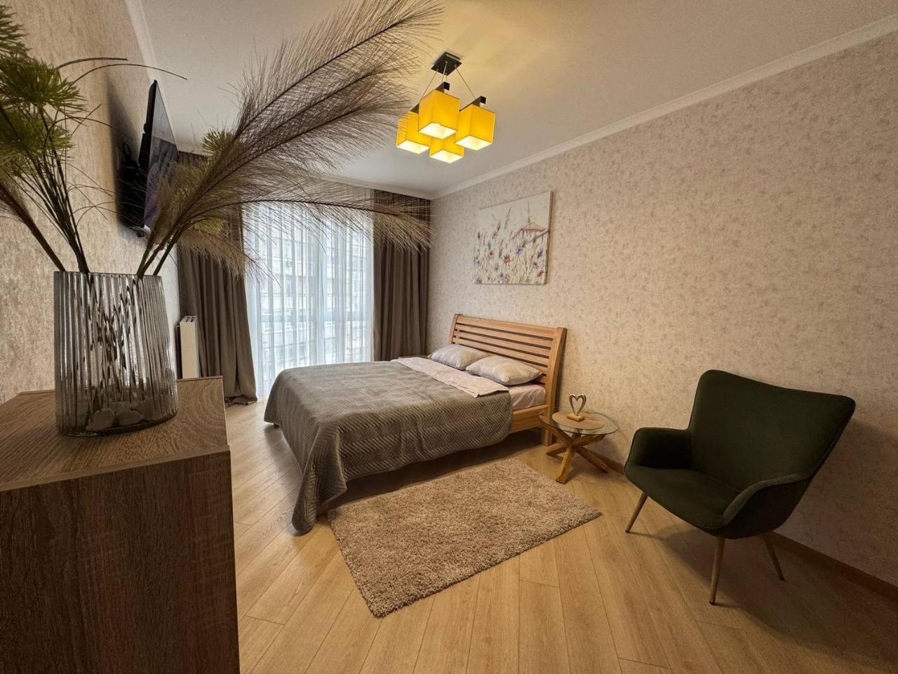 - Dzhordzha Vashynhtona Apartment