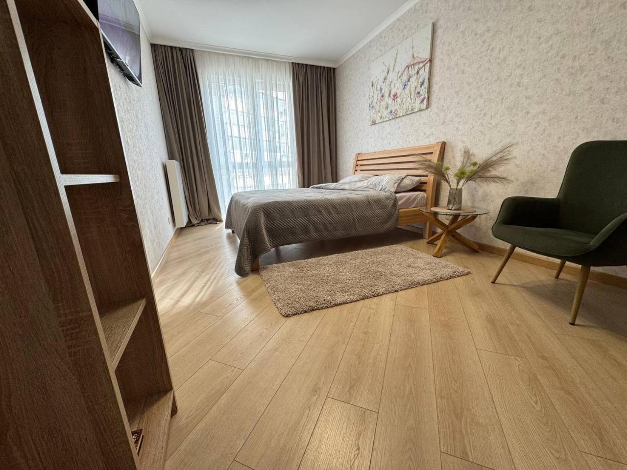 Apartment - Dzhordzha Vashynhtona *